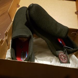 Skechers black shoes